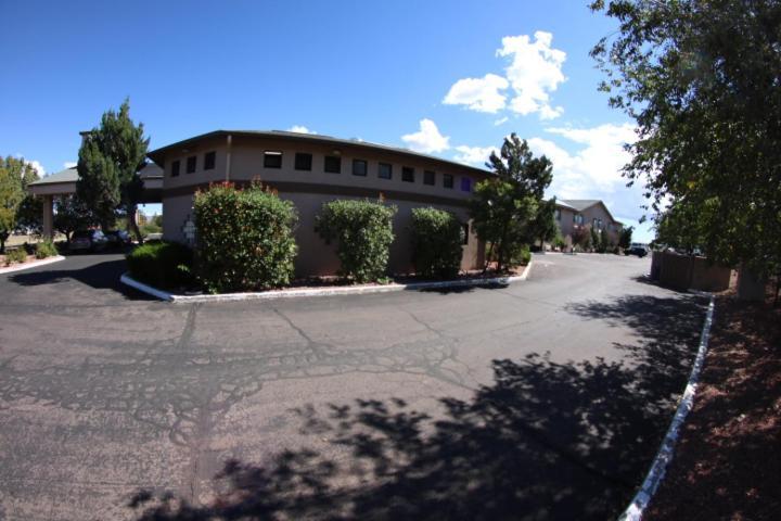 Americas Best Value Inn Prescott Valley Exterior photo